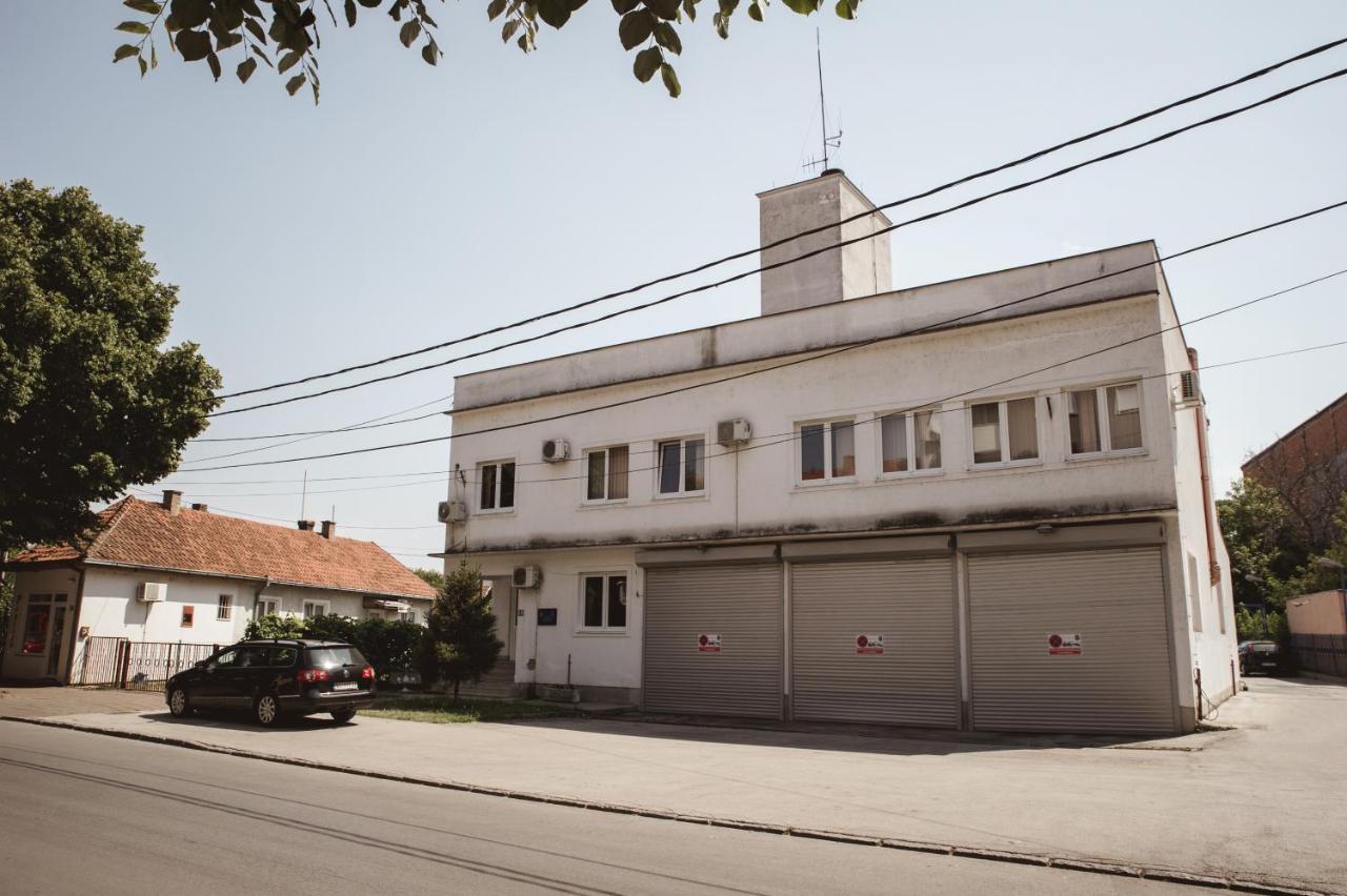 Studio5, Sa Parkingom, Centar Obrenovca Obrenovac  Exterior photo